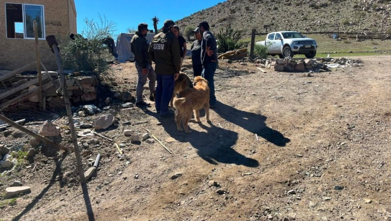 /carabineros-del-sebv-atacama-ubico-cuatro-personas-que-permanecian-aisladas