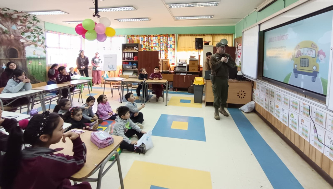 /carabineros-refuerza-educacion-vial-en-escuela-rural-de-peleco