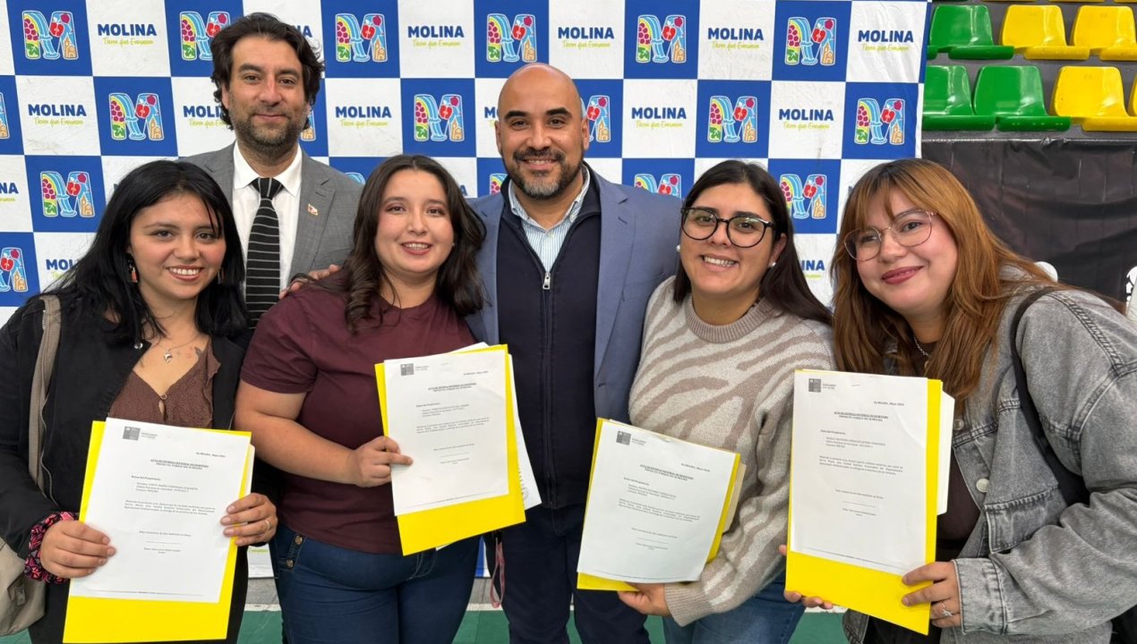 /214-familias-de-molina-reciben-escrituras-de-sus-casas