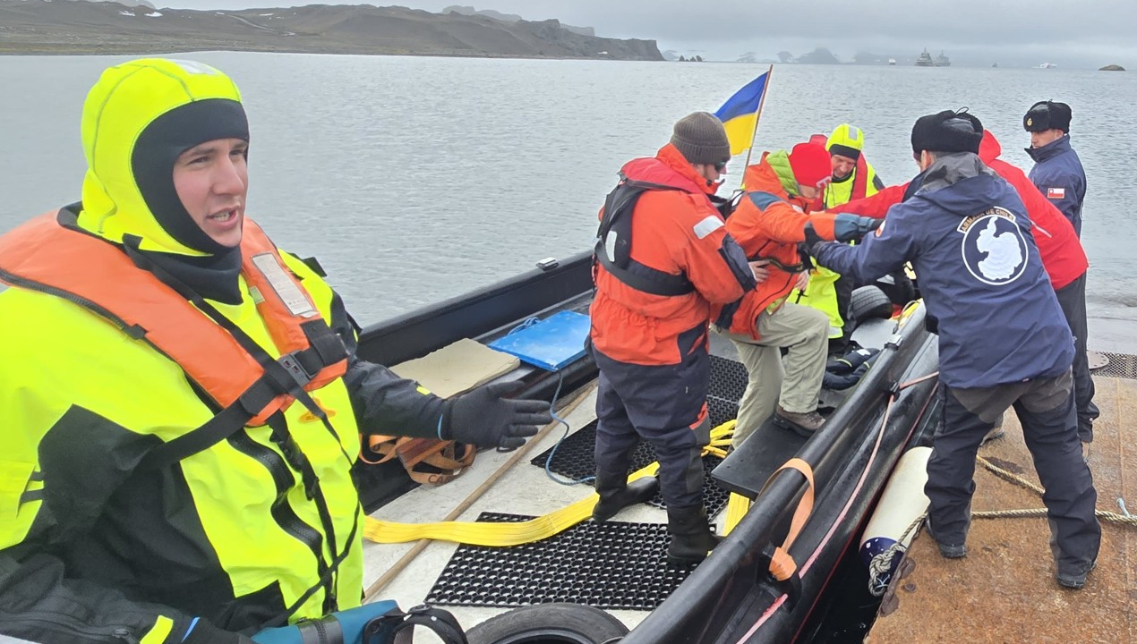 /autoridad-maritima-de-la-antartica-chilena-realizo-evacuacion-medica-desde-0