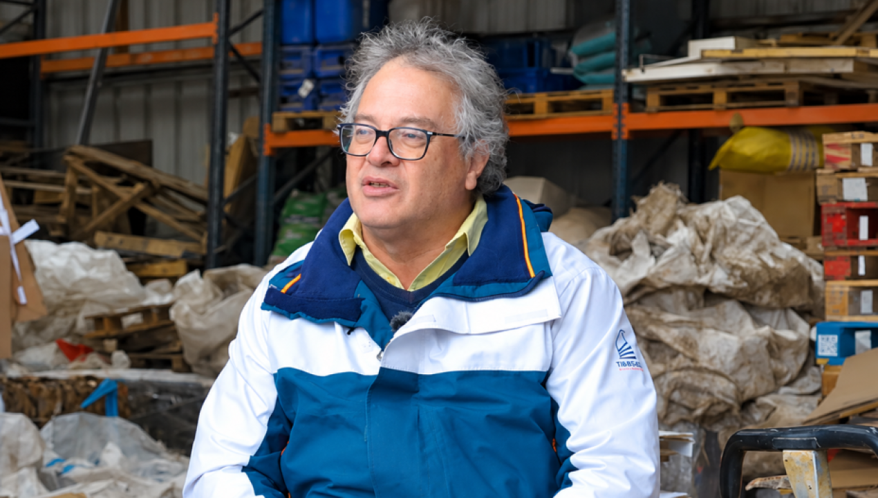 /patagonia-radio-negocios/de-la-basura-a-la-ayuda-social-truequebank-convierte-el-reciclaje-en
