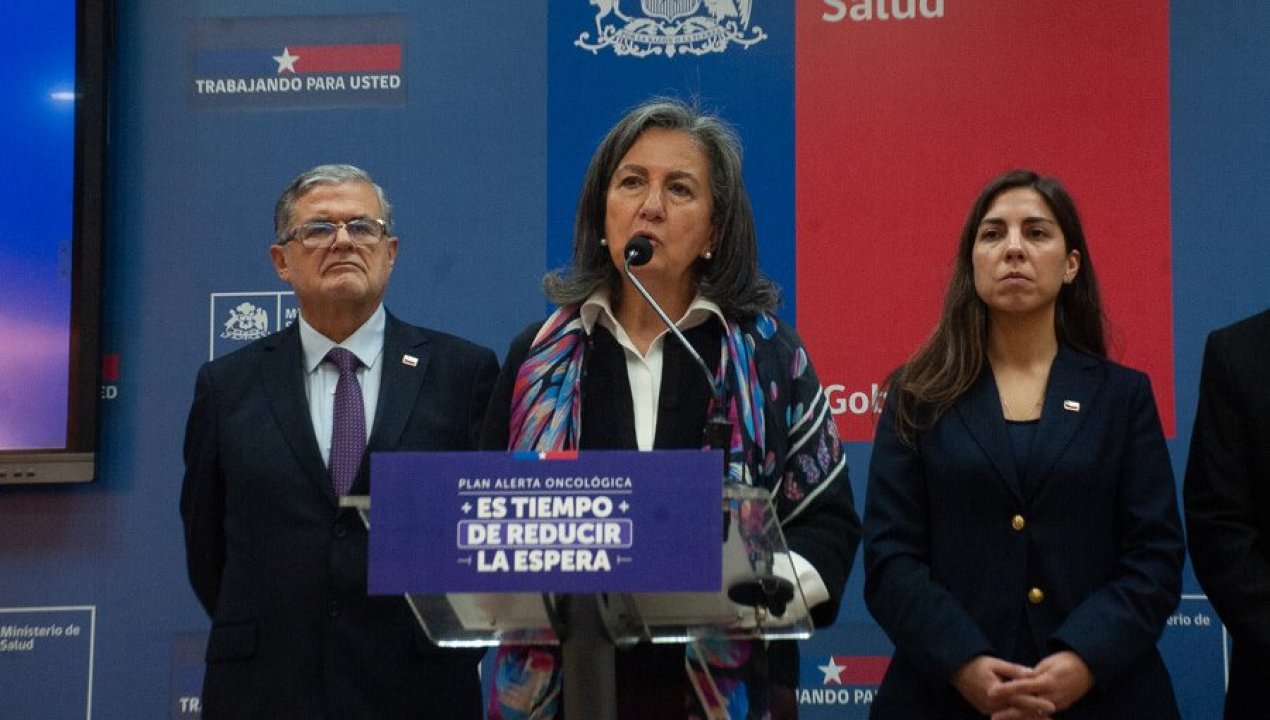 /actualidad/salud/ministra-chomali-busca-acercar-posiciones-con-alcaldes-tras-criticas-por