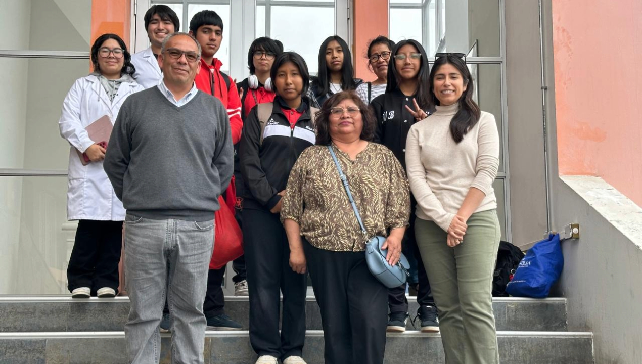 /estudiantes-del-liceo-mario-bahamonde-silva-exploran-la-ciencia-en-los